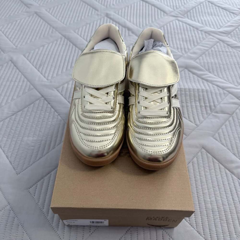 Steve Madden Madrid Gold Metallic Fold-Over Tongue Sneakers Size 8